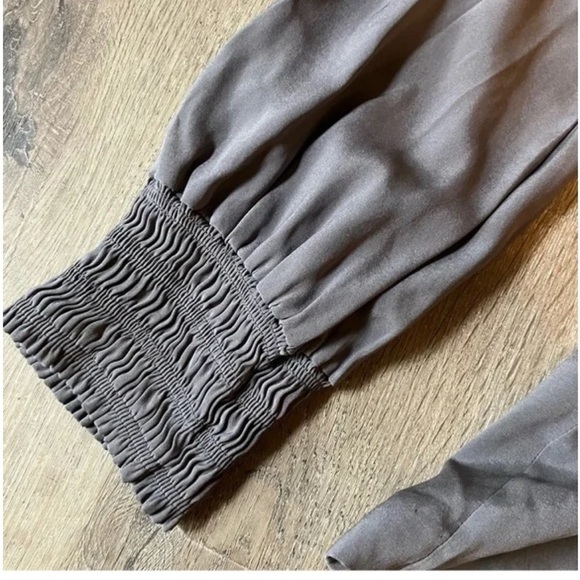 Diane Von Furstenburg Gray Silk Wrap 6 EUC - Picture 5 of 9
